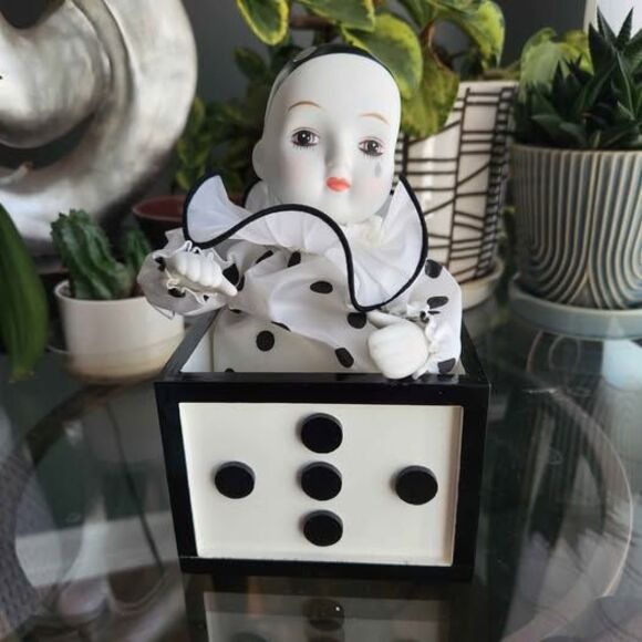 Creepy Animated Vintage Clown Rotating Music Box Halloween Decor Haunted Spooky - Picture 1 of 10